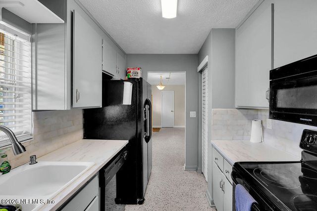2859 LORAN Drive W, Jacksonville, FL 32216