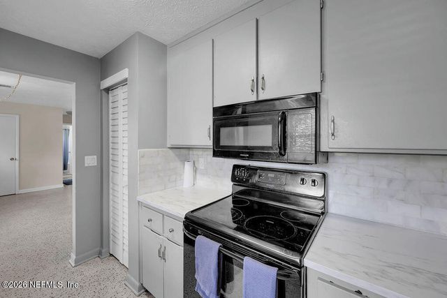 2859 LORAN Drive W, Jacksonville, FL 32216