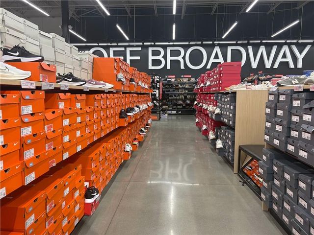 253 S Stewart Road, Liberty, MO 64068