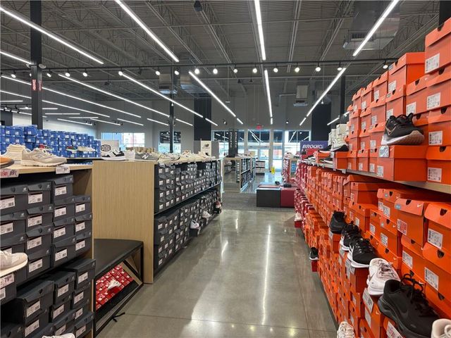 253 S Stewart Road, Liberty, MO 64068