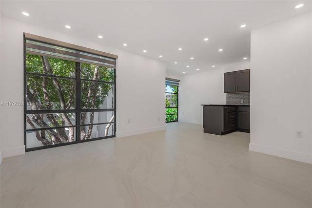 17620 Atlantic Blvd 311, Sunny Isles Beach, FL 33160