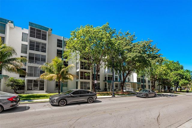 17620 Atlantic Blvd 311, Sunny Isles Beach, FL 33160