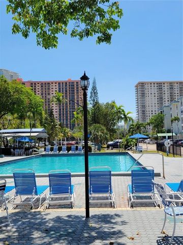 17620 Atlantic Blvd 311, Sunny Isles Beach, FL 33160