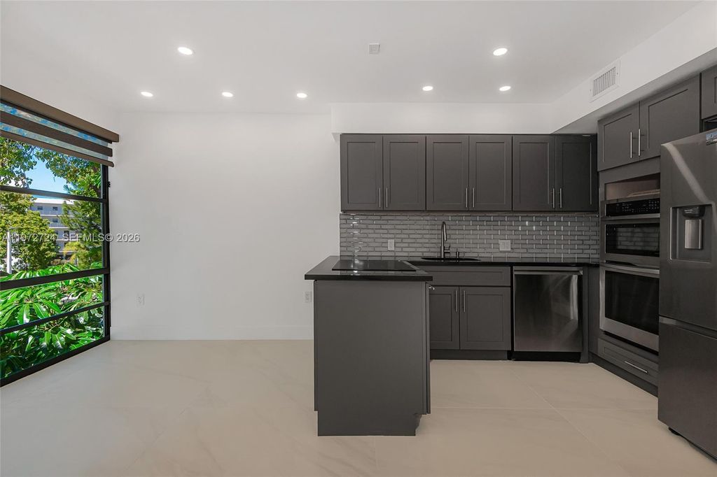 17620 Atlantic Blvd 311, Sunny Isles Beach, FL 33160