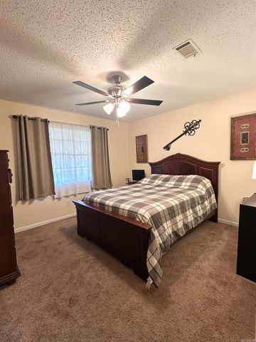 2005 Wellington Dr, Pine Bluff, AR 71603