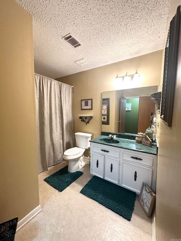 2005 Wellington Dr, Pine Bluff, AR 71603