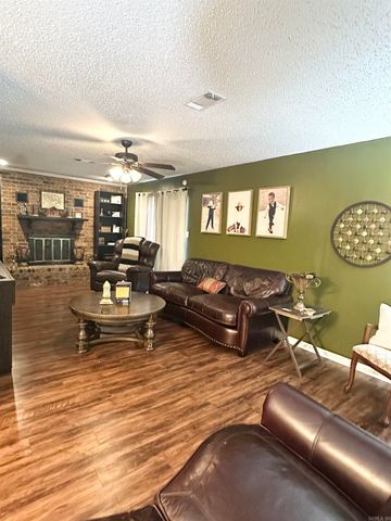 2005 Wellington Dr, Pine Bluff, AR 71603