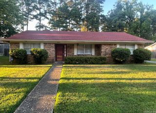 2005 Wellington Dr, Pine Bluff, AR 71603