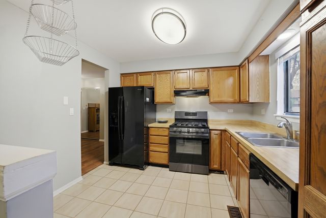 1925 Golf View Drive 1A, Bartlett, IL 60103