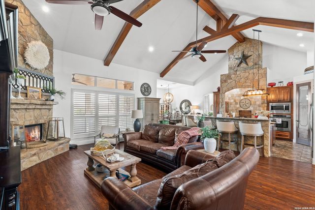 819 County Road 356, La Vernia, TX 78101