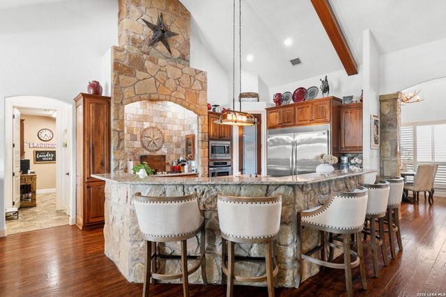 819 County Road 356, La Vernia, TX 78101