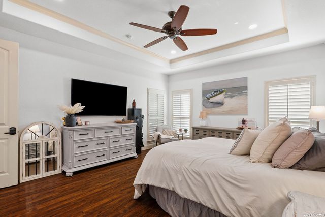 819 County Road 356, La Vernia, TX 78101