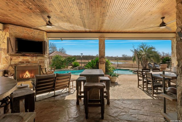 819 County Road 356, La Vernia, TX 78101