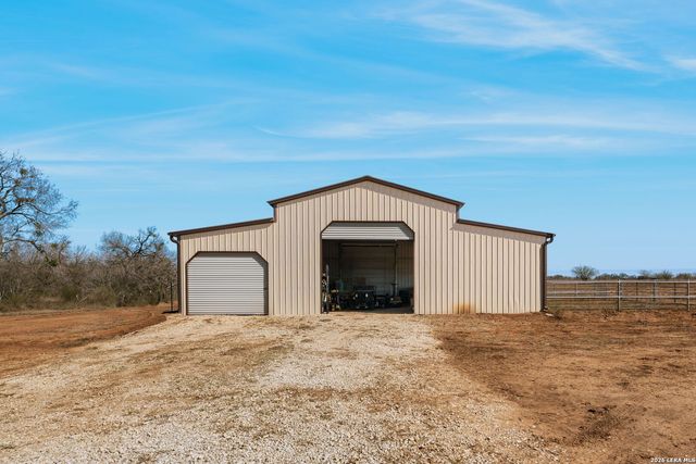 819 County Road 356, La Vernia, TX 78101