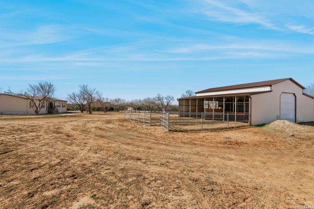 819 County Road 356, La Vernia, TX 78101