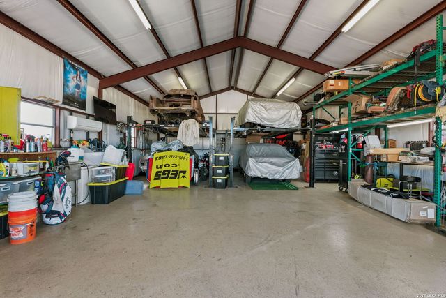 819 County Road 356, La Vernia, TX 78101