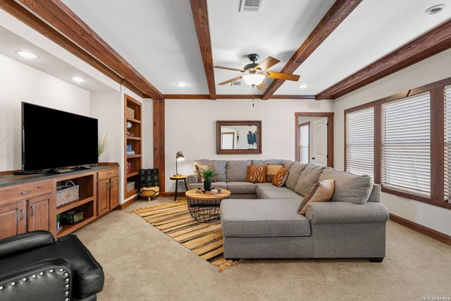 819 County Road 356, La Vernia, TX 78101