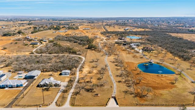 819 County Road 356, La Vernia, TX 78101