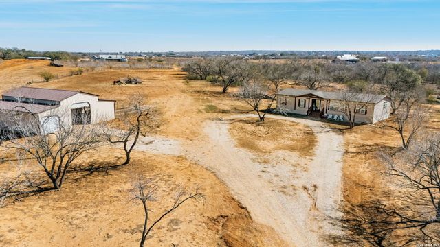 819 County Road 356, La Vernia, TX 78101