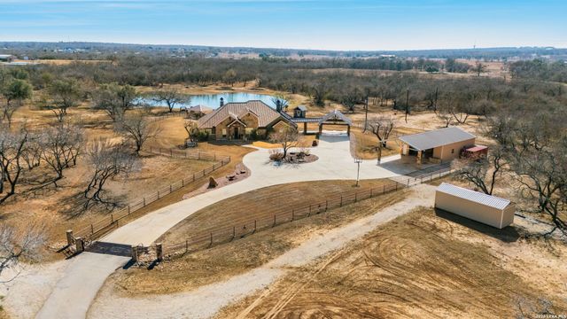 819 County Road 356, La Vernia, TX 78101