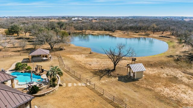 819 County Road 356, La Vernia, TX 78101