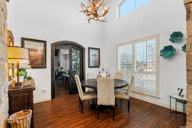 819 County Road 356, La Vernia, TX 78101