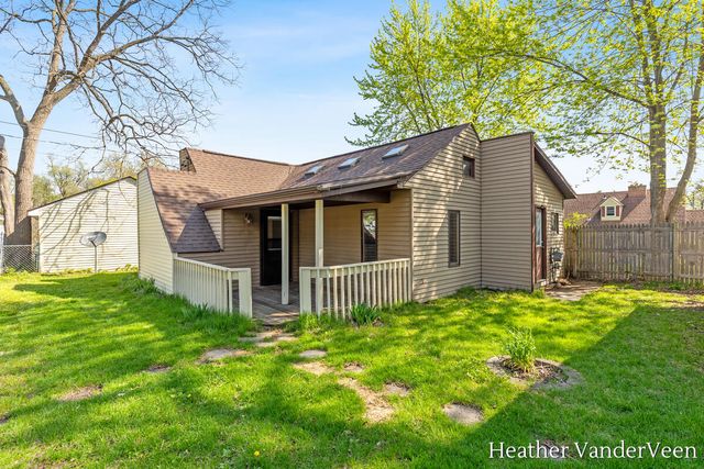 3012 Longstreet Avenue, Wyoming, MI 49509
