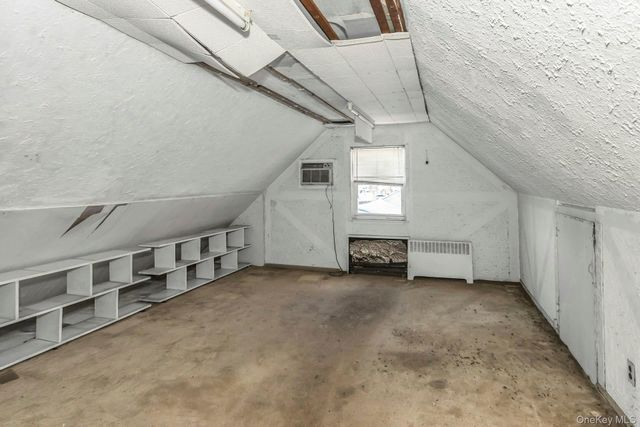 5 Preston Lane, Hicksville, NY 11801