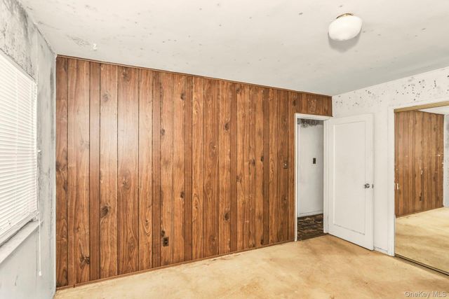 5 Preston Lane, Hicksville, NY 11801