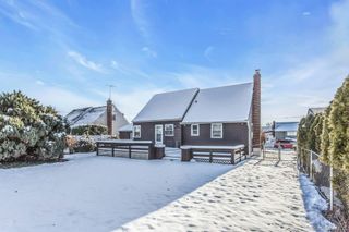 5 Preston Lane, Hicksville, NY 11801