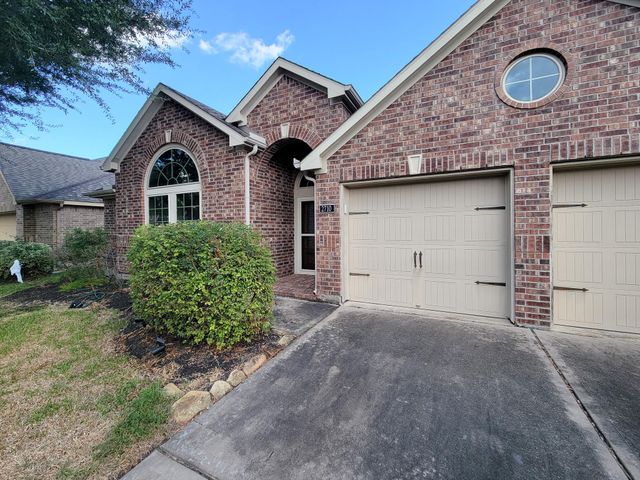 2710 Bamboo Lane, Rosenberg, TX 77471