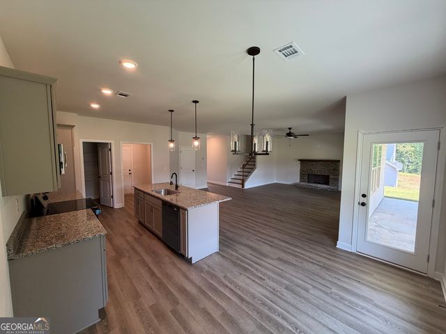 6467 Plantation Station Drive, Lula, GA 30554