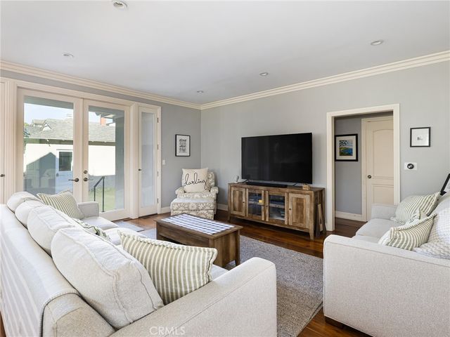 1201 E Pine, El Segundo, CA 90245