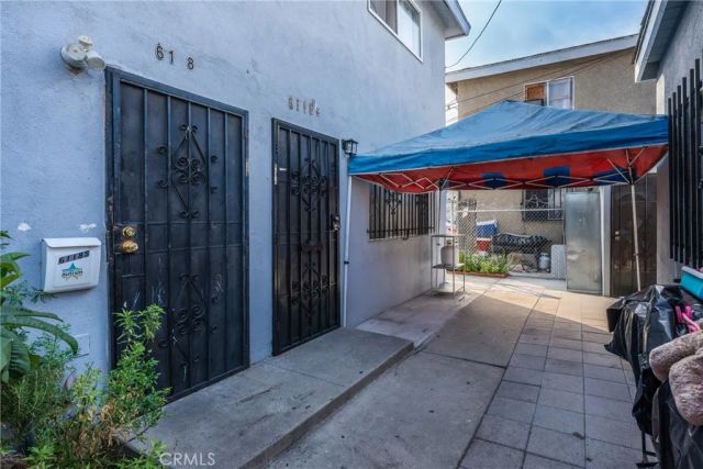 6118 S Main, Los Angeles, CA 90003
