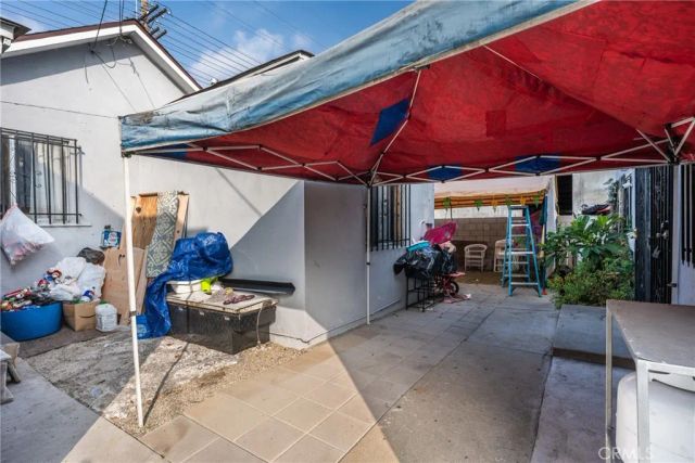 6118 S Main, Los Angeles, CA 90003