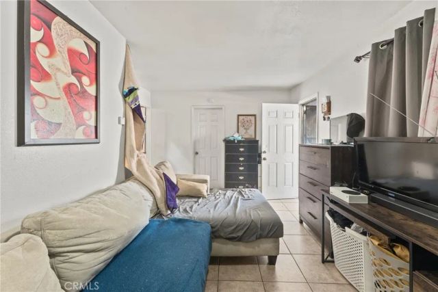 6118 S Main, Los Angeles, CA 90003