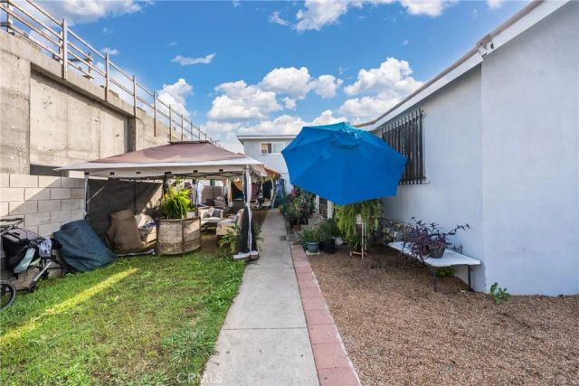 6118 S Main, Los Angeles, CA 90003