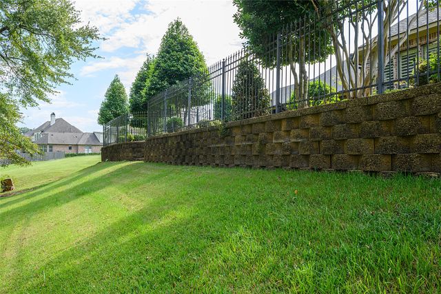 1166 Waters Edge Circle, Shreveport, LA 71106