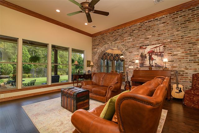 1166 Waters Edge Circle, Shreveport, LA 71106