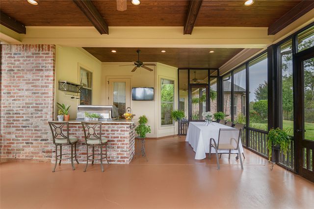 1166 Waters Edge Circle, Shreveport, LA 71106