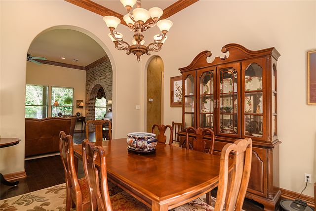 1166 Waters Edge Circle, Shreveport, LA 71106