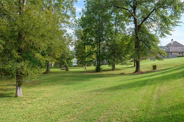 1166 Waters Edge Circle, Shreveport, LA 71106