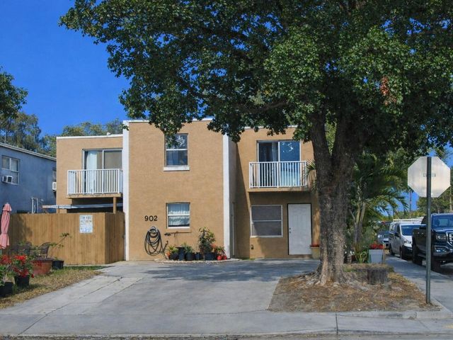 902 N F Street, Lake Worth Beach, FL 33460