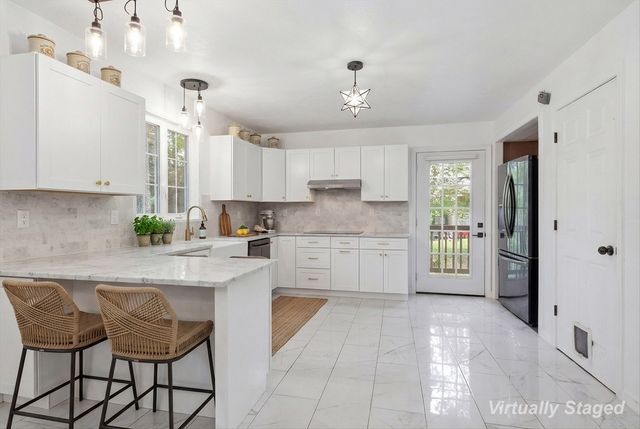 11 Navajo St, Hubbardston, MA 01452