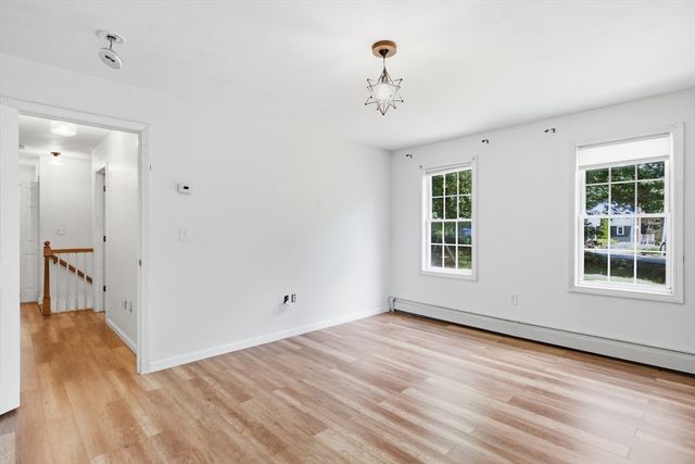 11 Navajo St, Hubbardston, MA 01452