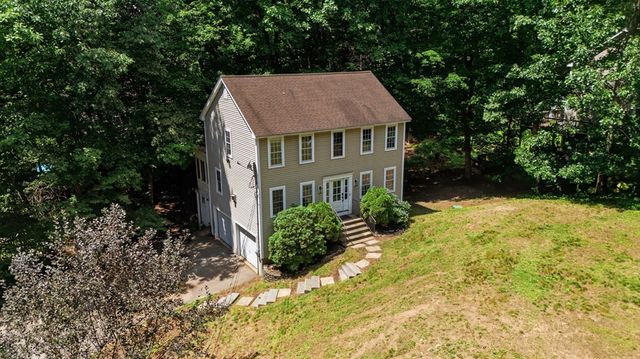 11 Navajo St, Hubbardston, MA 01452