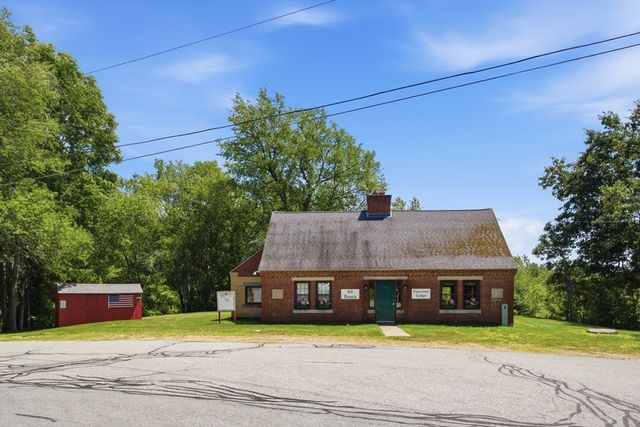 11 Navajo St, Hubbardston, MA 01452