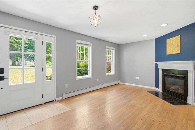 11 Navajo St, Hubbardston, MA 01452