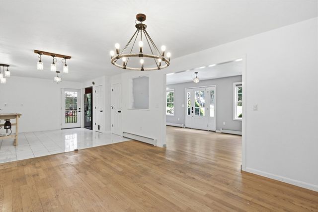 11 Navajo St, Hubbardston, MA 01452