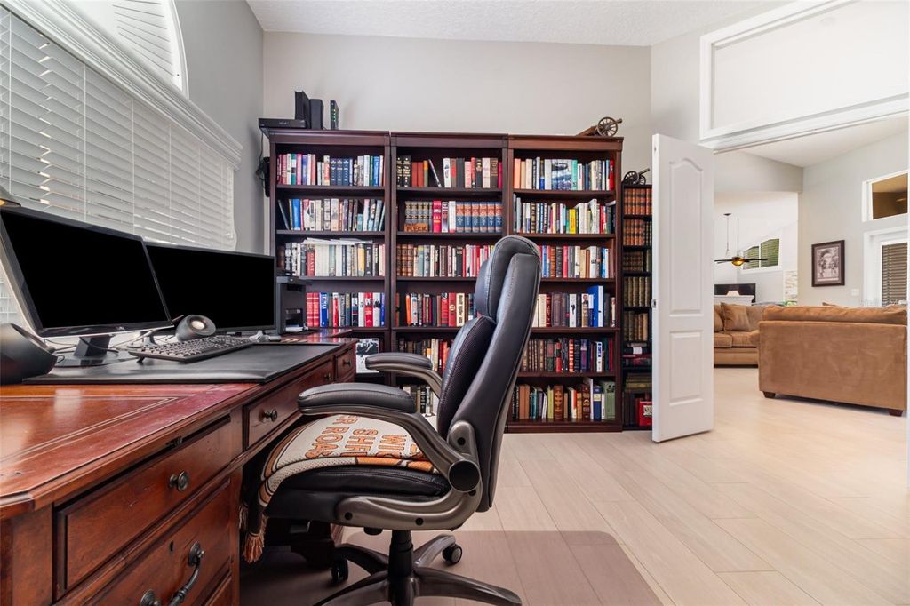 Image 21 of property listing at 7628 APPLE TREE CIRCLE, Orlando, FL 32819